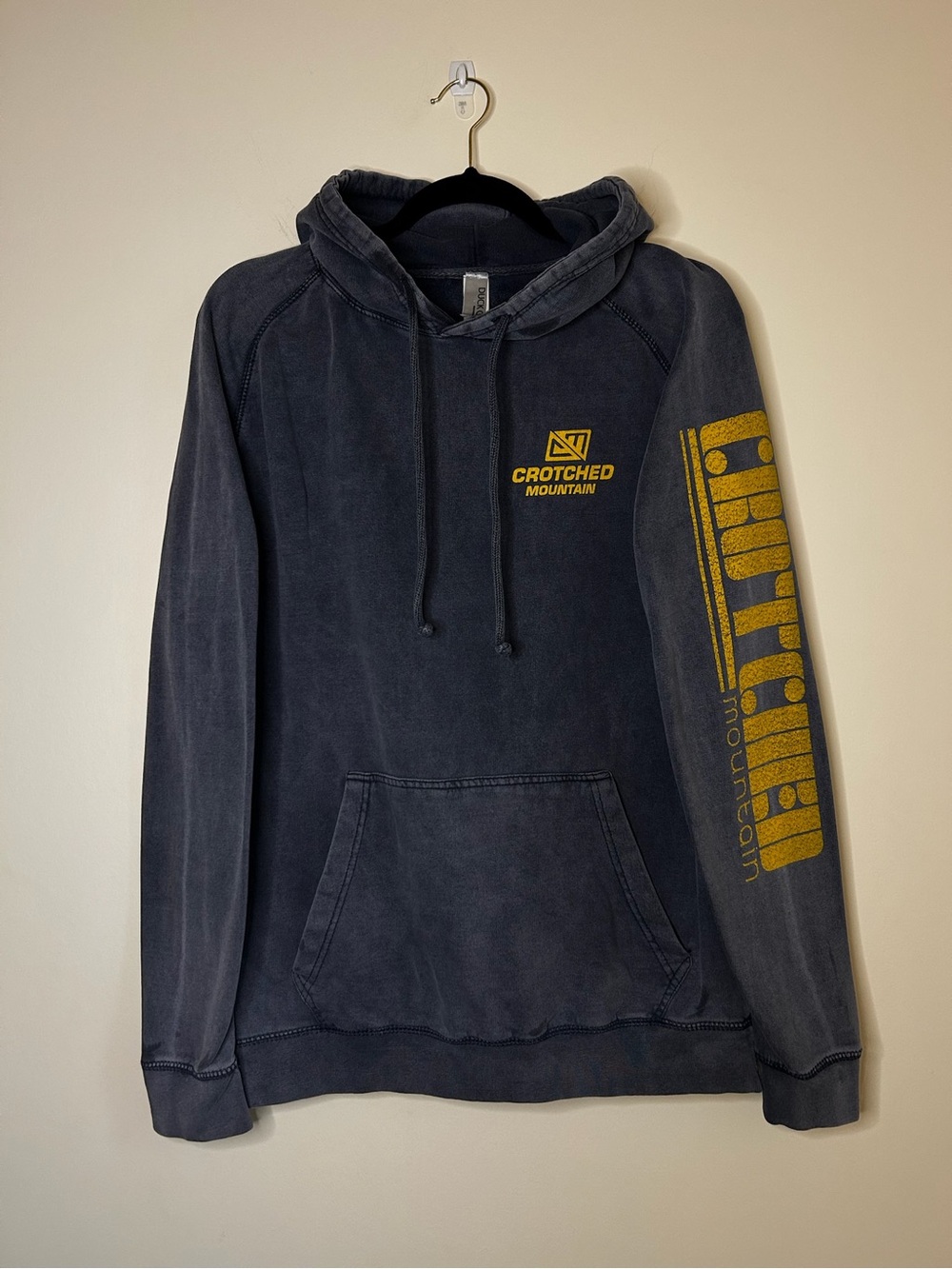 Ski Resort Hoodie Crotched Mountain Charcoal Hooded Sweatshirt with Gold Logo M